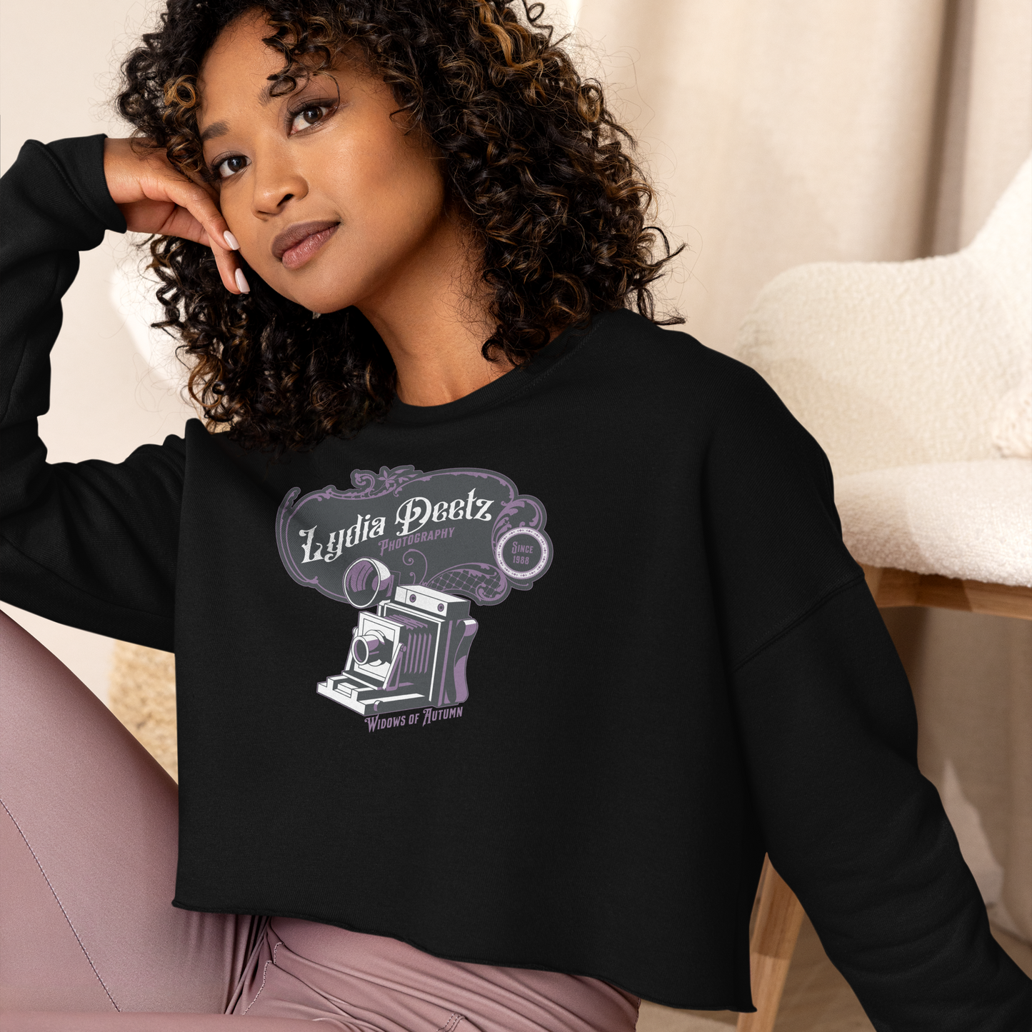Deetz Photography Cropped Sweatshirt